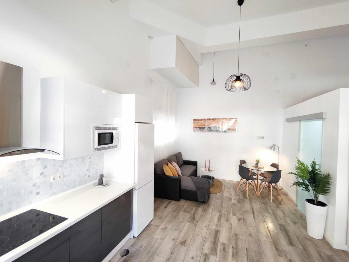 La Victoria Suites Malaga Bagian luar foto