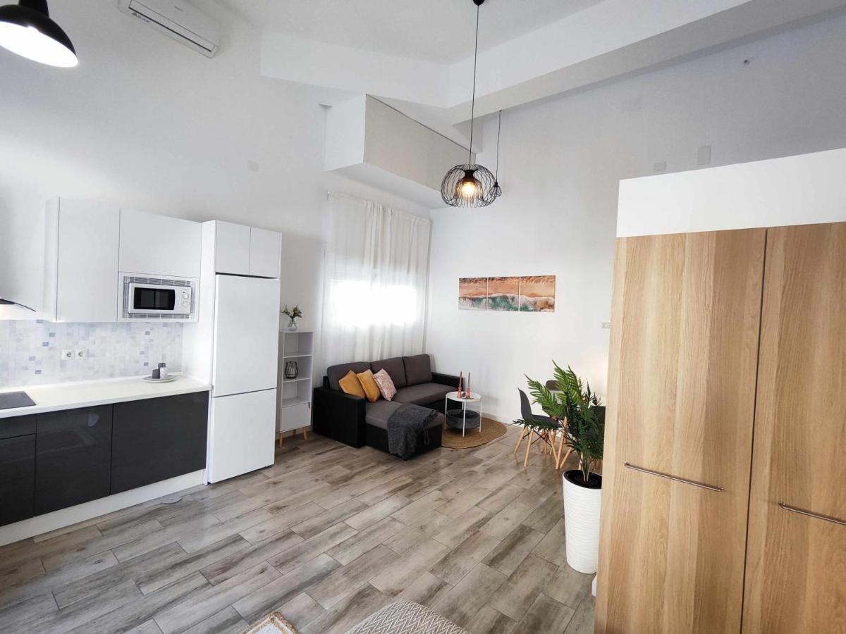 La Victoria Suites Malaga Bagian luar foto