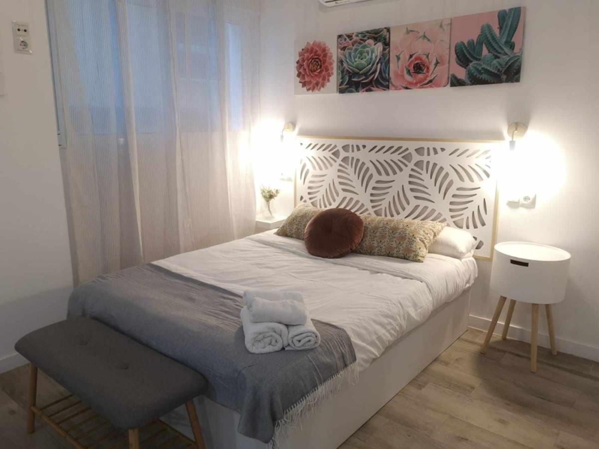 La Victoria Suites Malaga Bagian luar foto