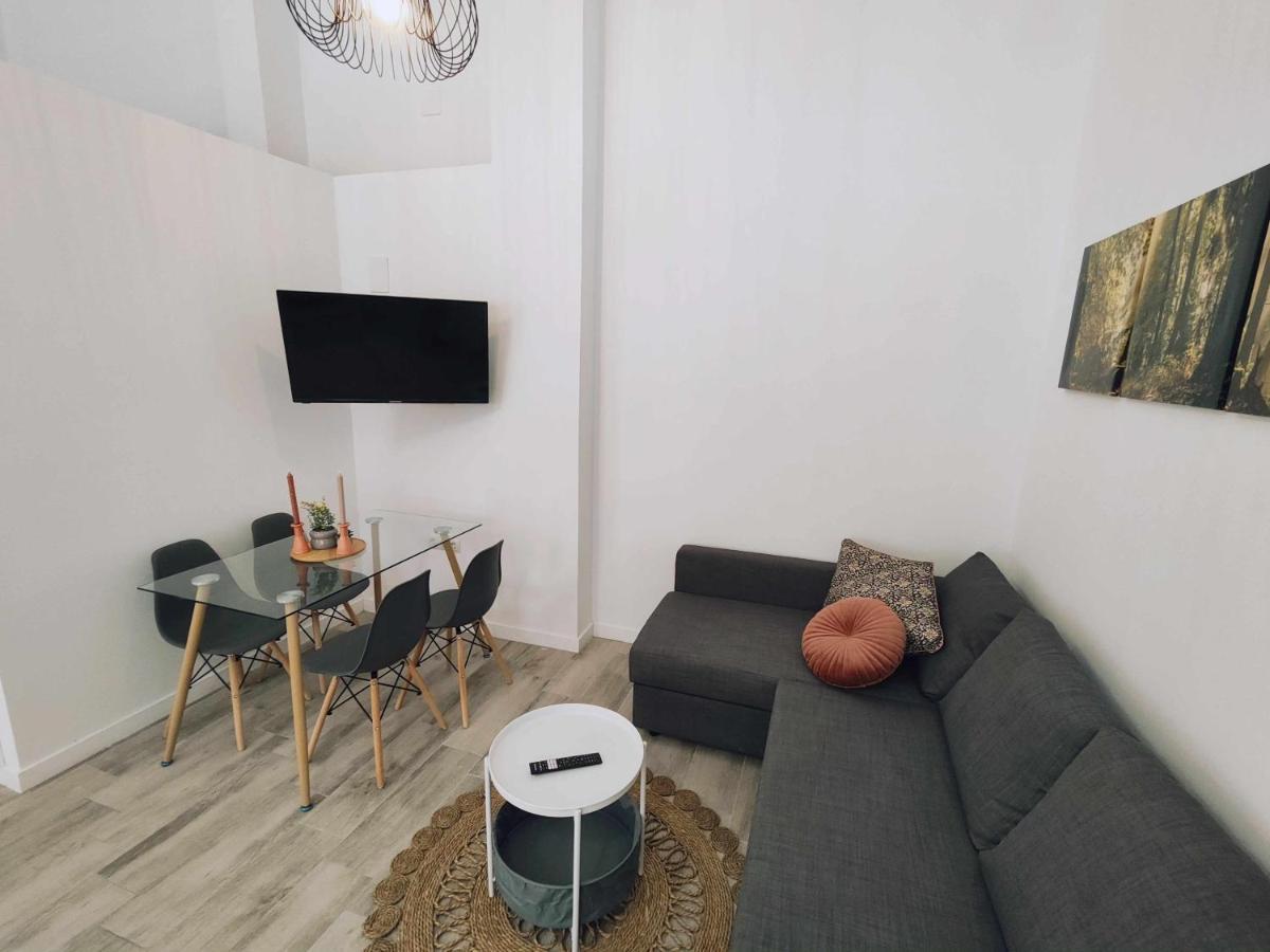 La Victoria Suites Malaga Bagian luar foto