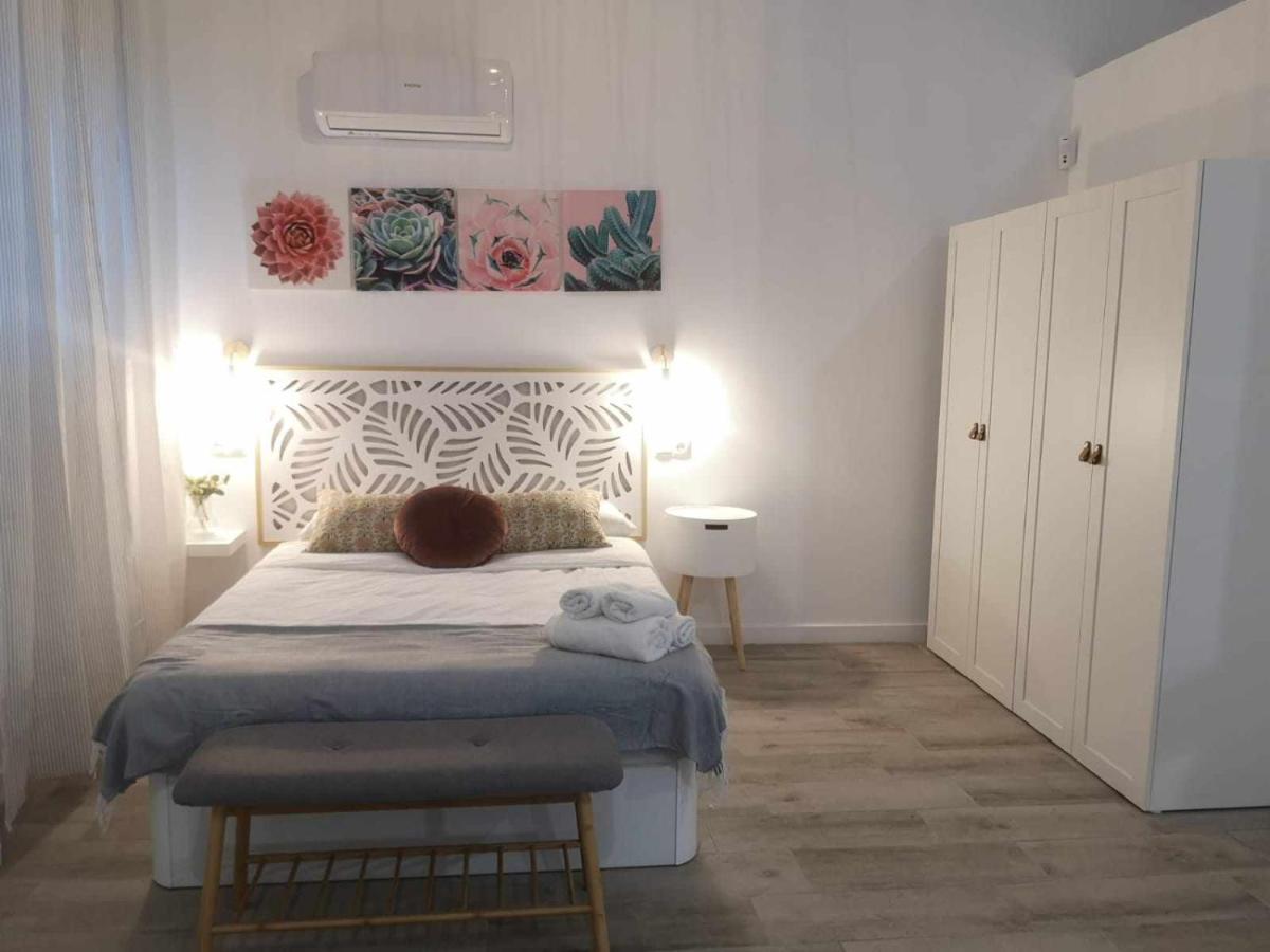 La Victoria Suites Malaga Bagian luar foto