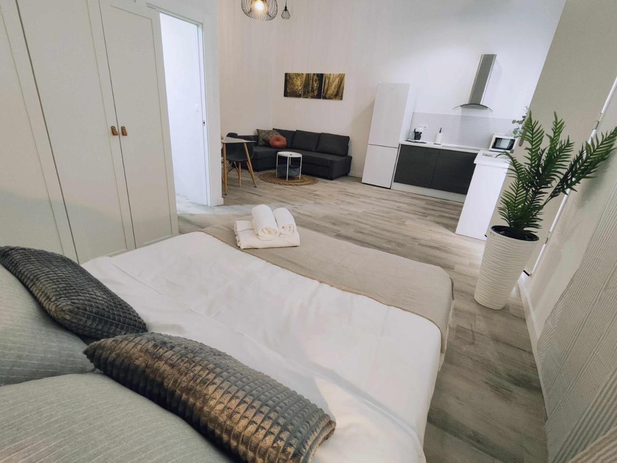 La Victoria Suites Malaga Bagian luar foto