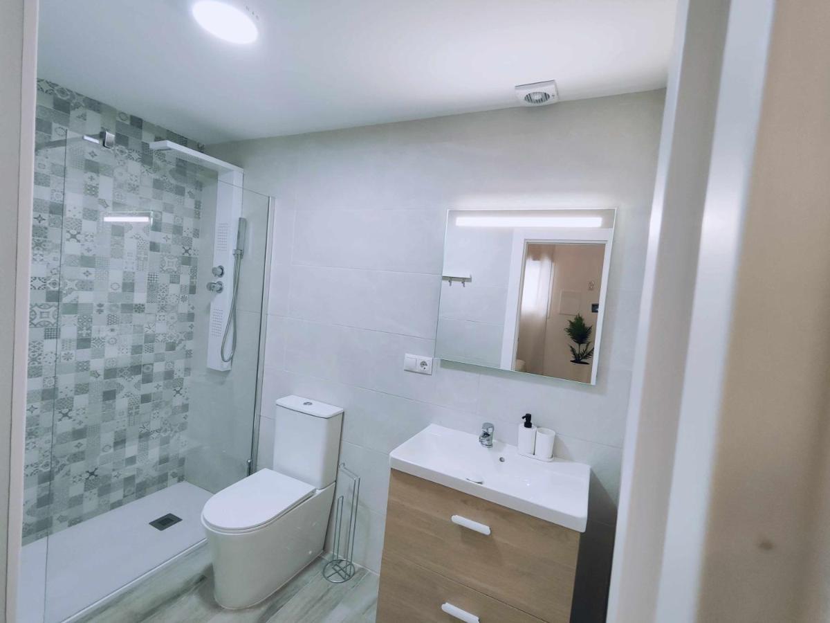 La Victoria Suites Malaga Bagian luar foto