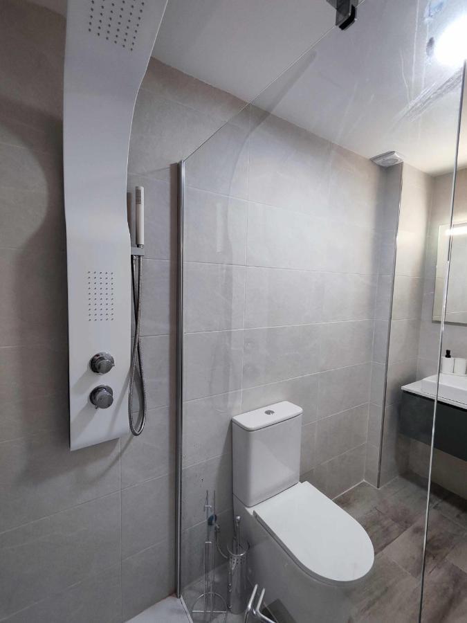 La Victoria Suites Malaga Bagian luar foto