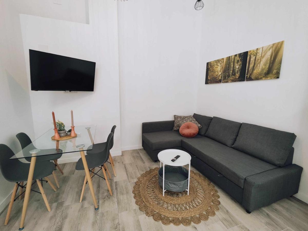 La Victoria Suites Malaga Bagian luar foto